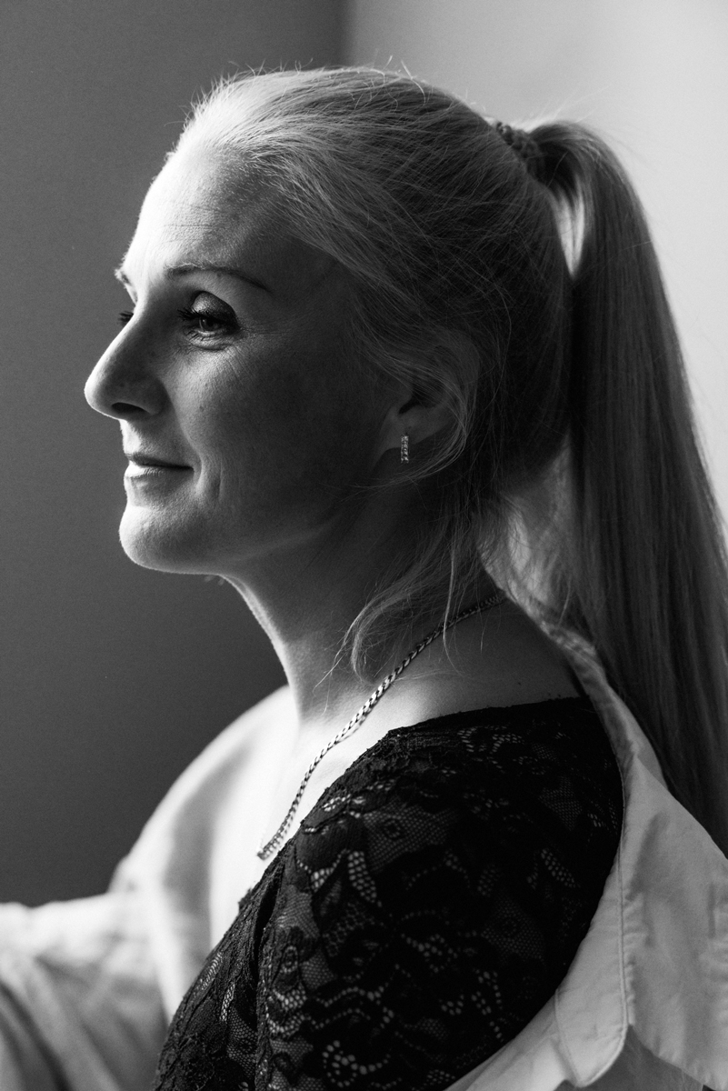 naiselik mustvalge portree tartu fotostuudios